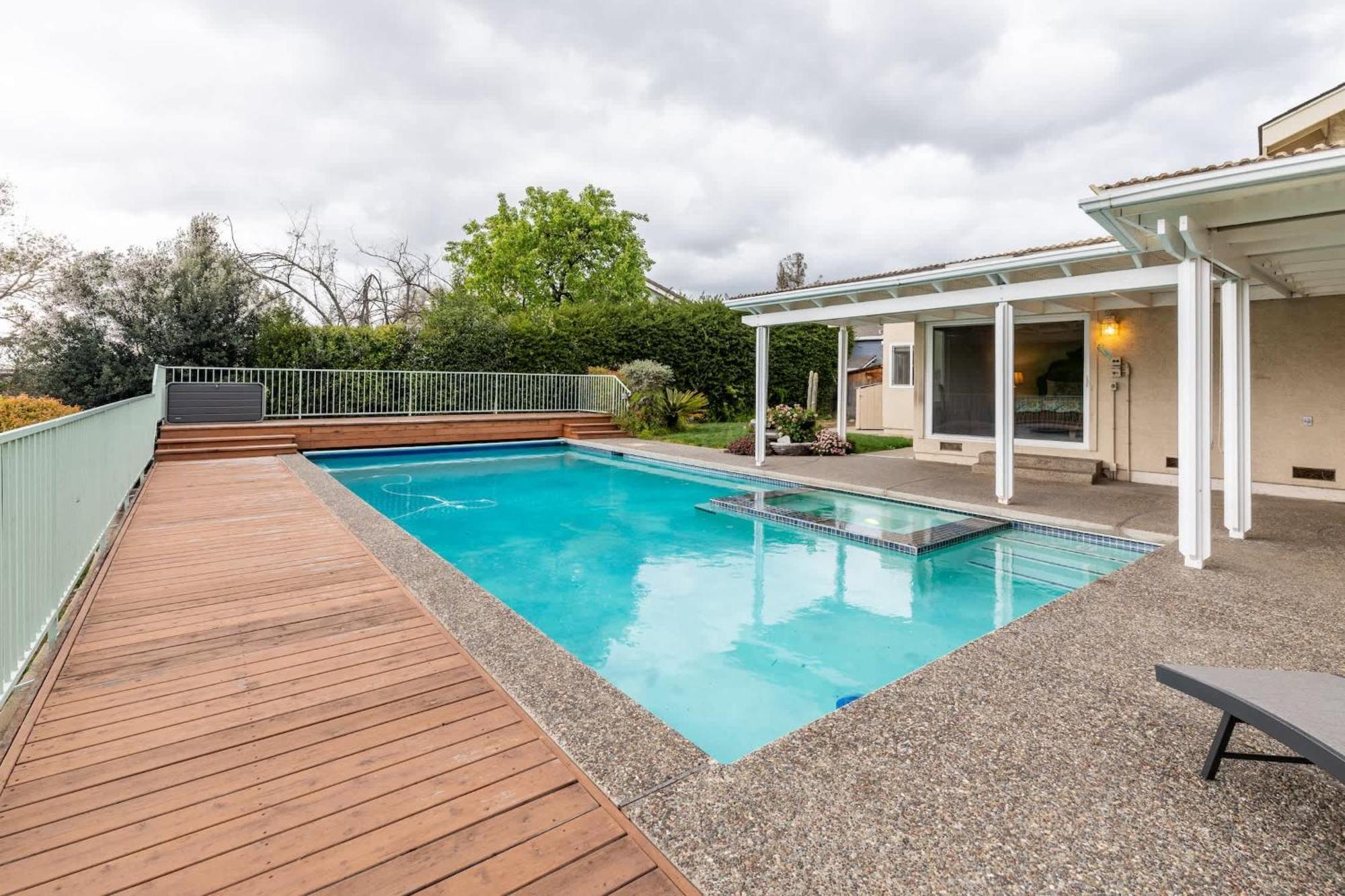 Luxury 5br Retreat With Pool Fire Pit & Valley Views Holiday home