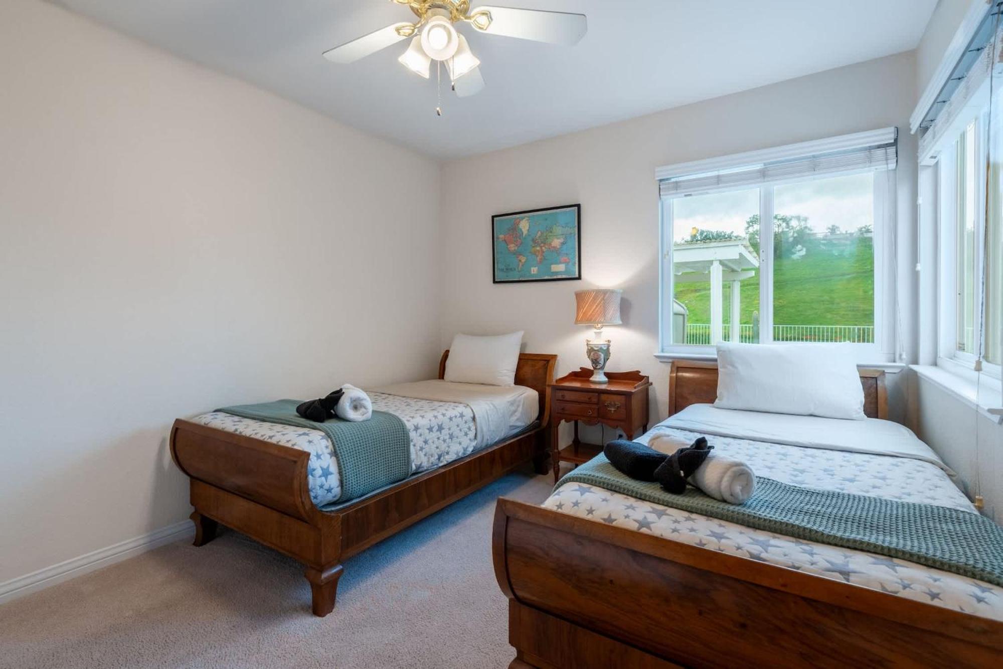 Luxury 5br Retreat With Pool Fire Pit & Valley Views Holiday home *