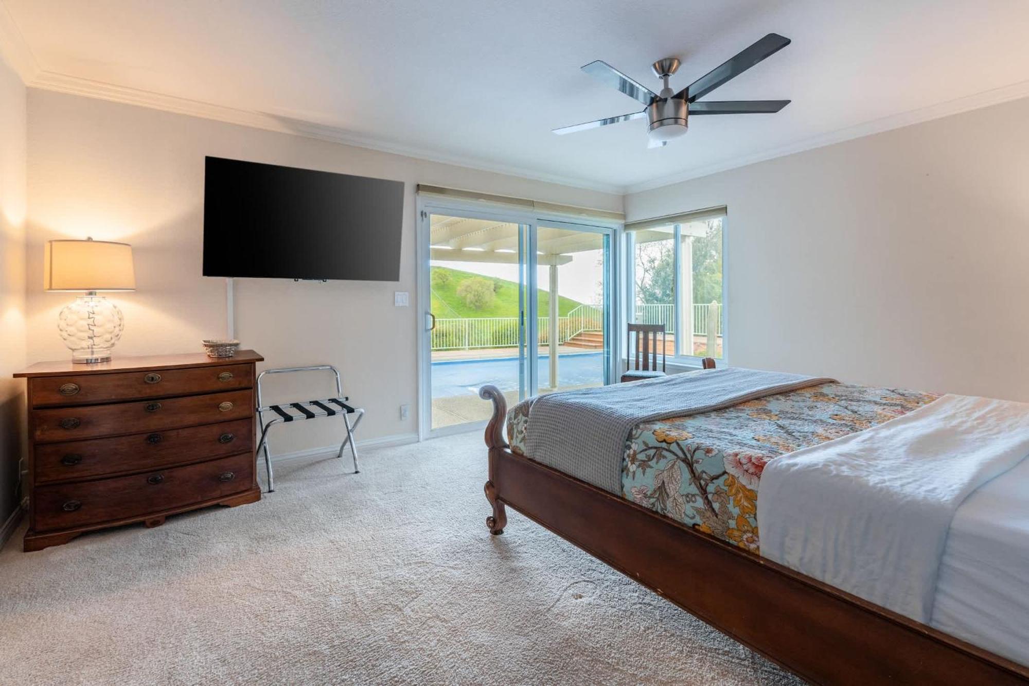 Luxury 5br Retreat With Pool Fire Pit & Valley Views Holiday home *