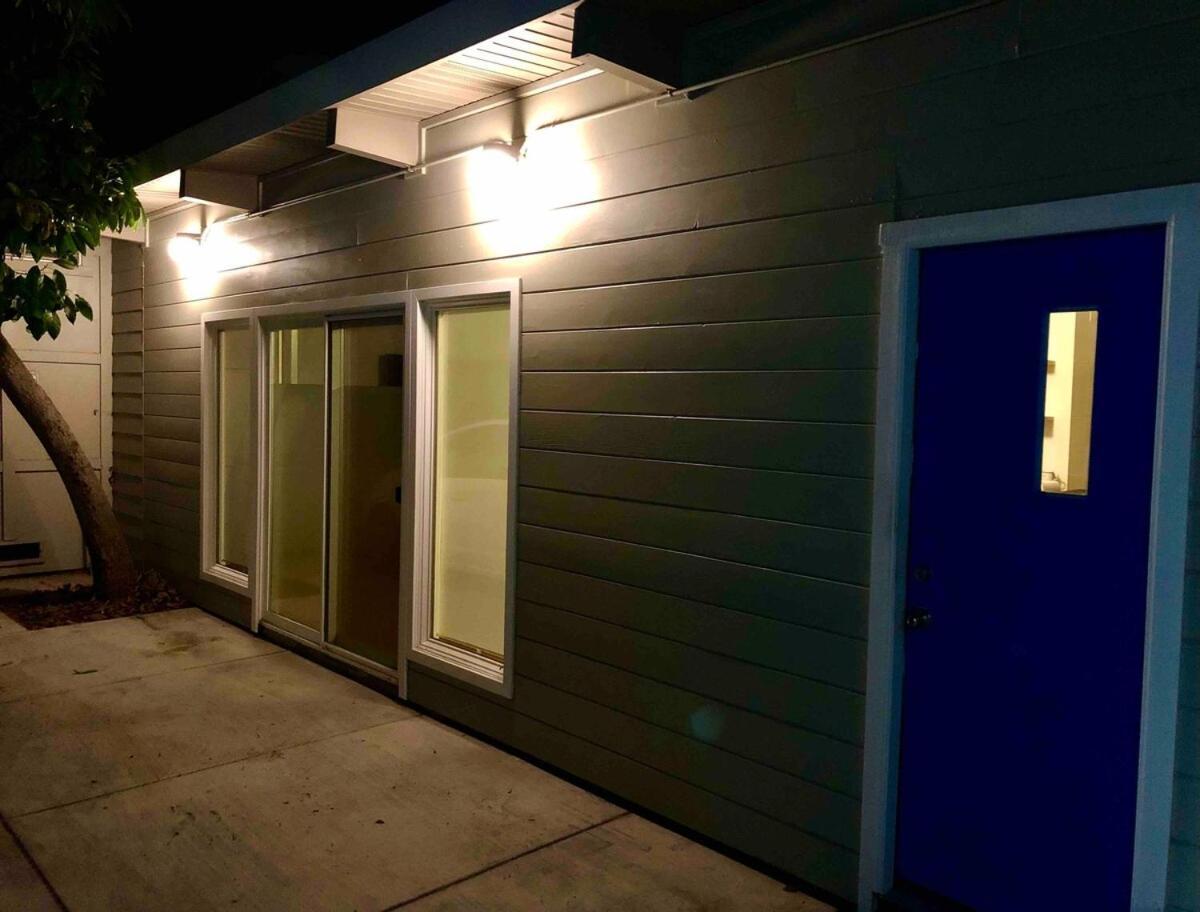 Remodeled Spacious 2bdr2bath King Beds Backyard Holiday home