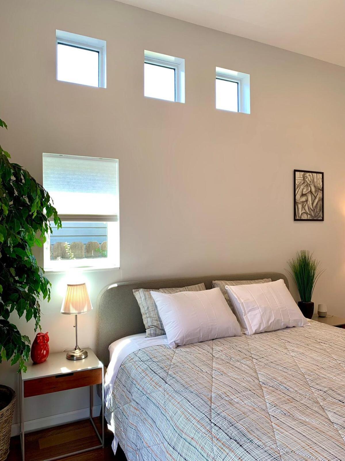 Remodeled Spacious 2bdr2bath King Beds Backyard Holiday home *