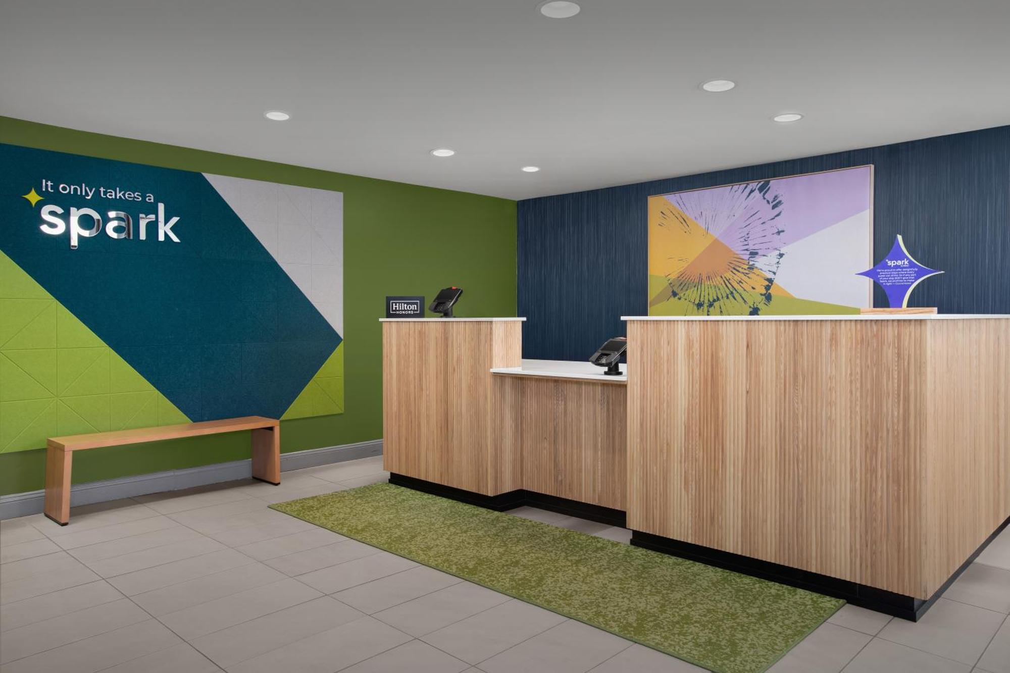 Hotel Spark By Hilton Airport 3*