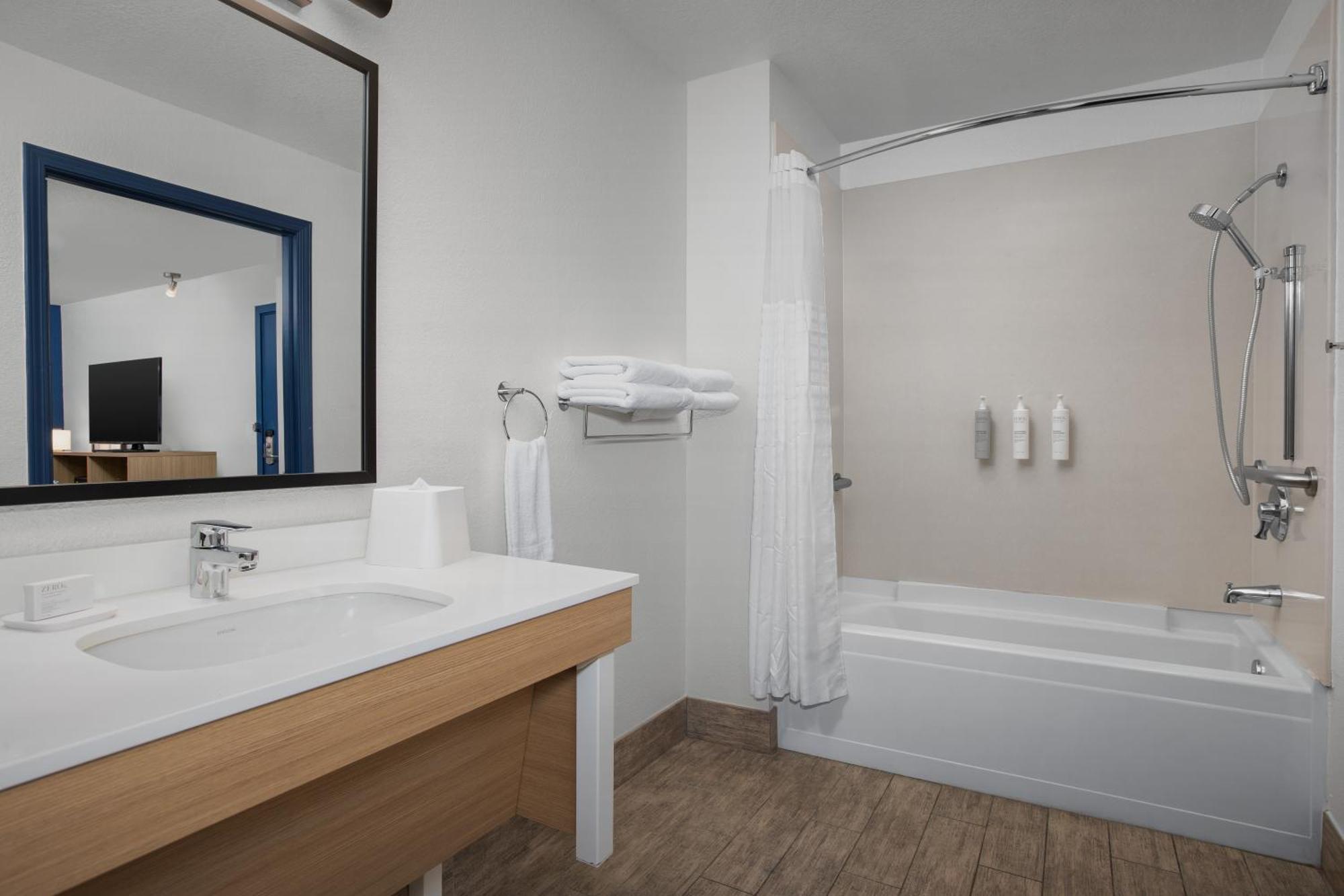 Spark By Hilton Airport Hotel 3*