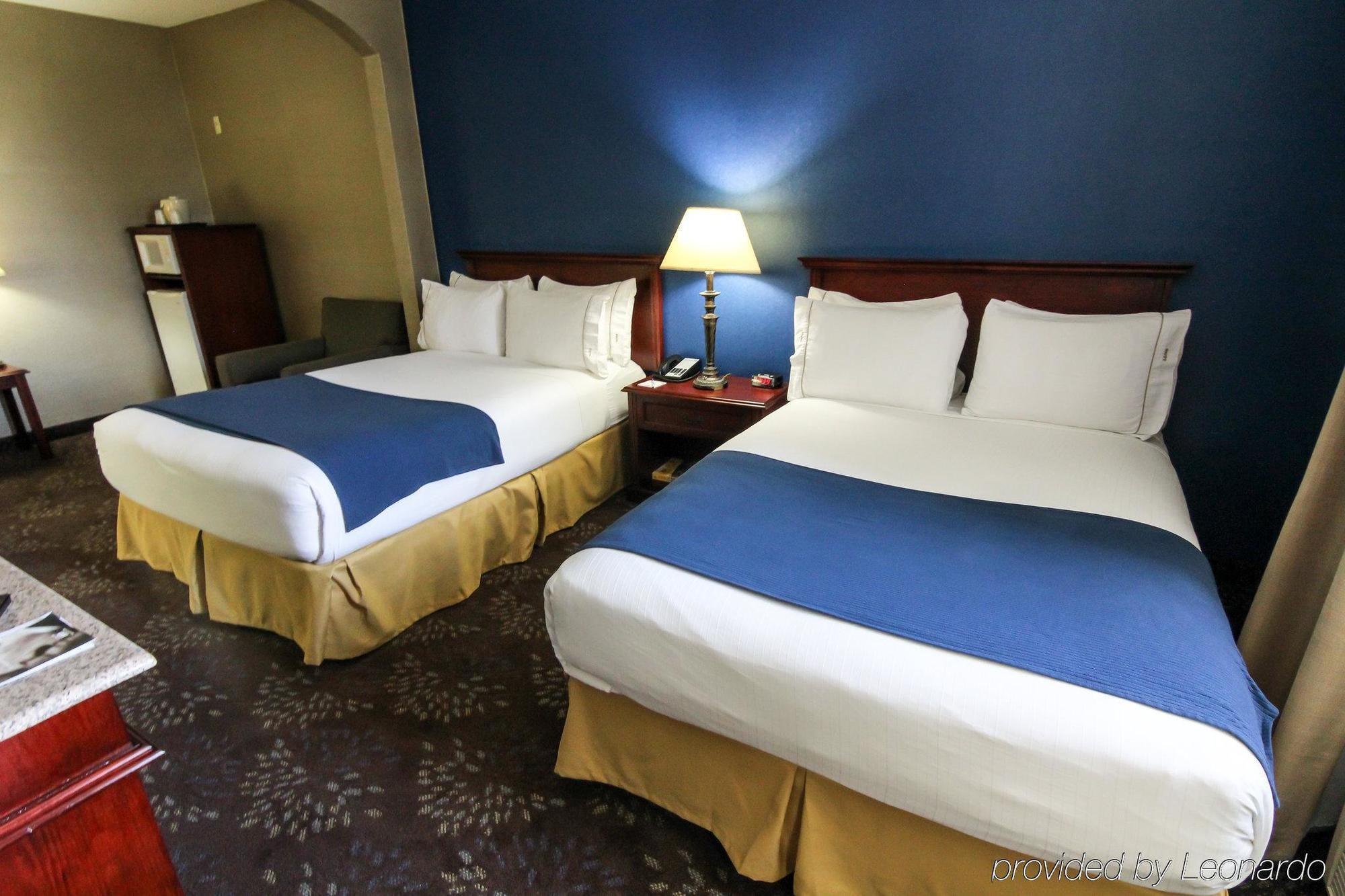 Country & By Radisson, International Airport, Ca Hotel
