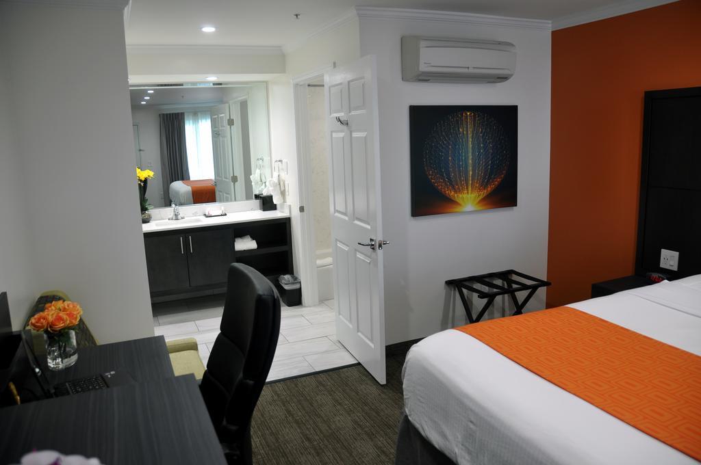 Days Airport Hotel