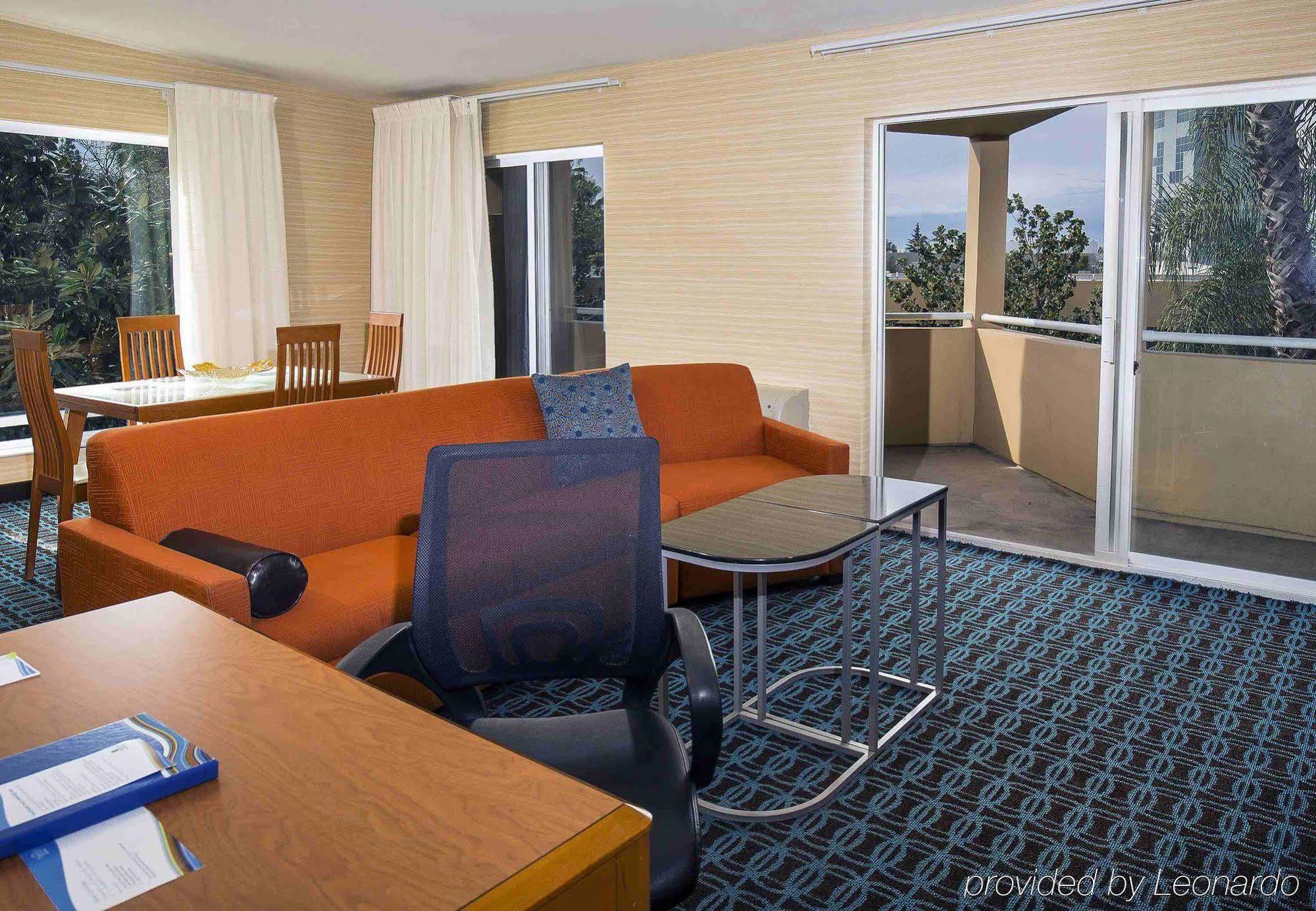 Hotel Fairfield And By Marriott Airport 3*