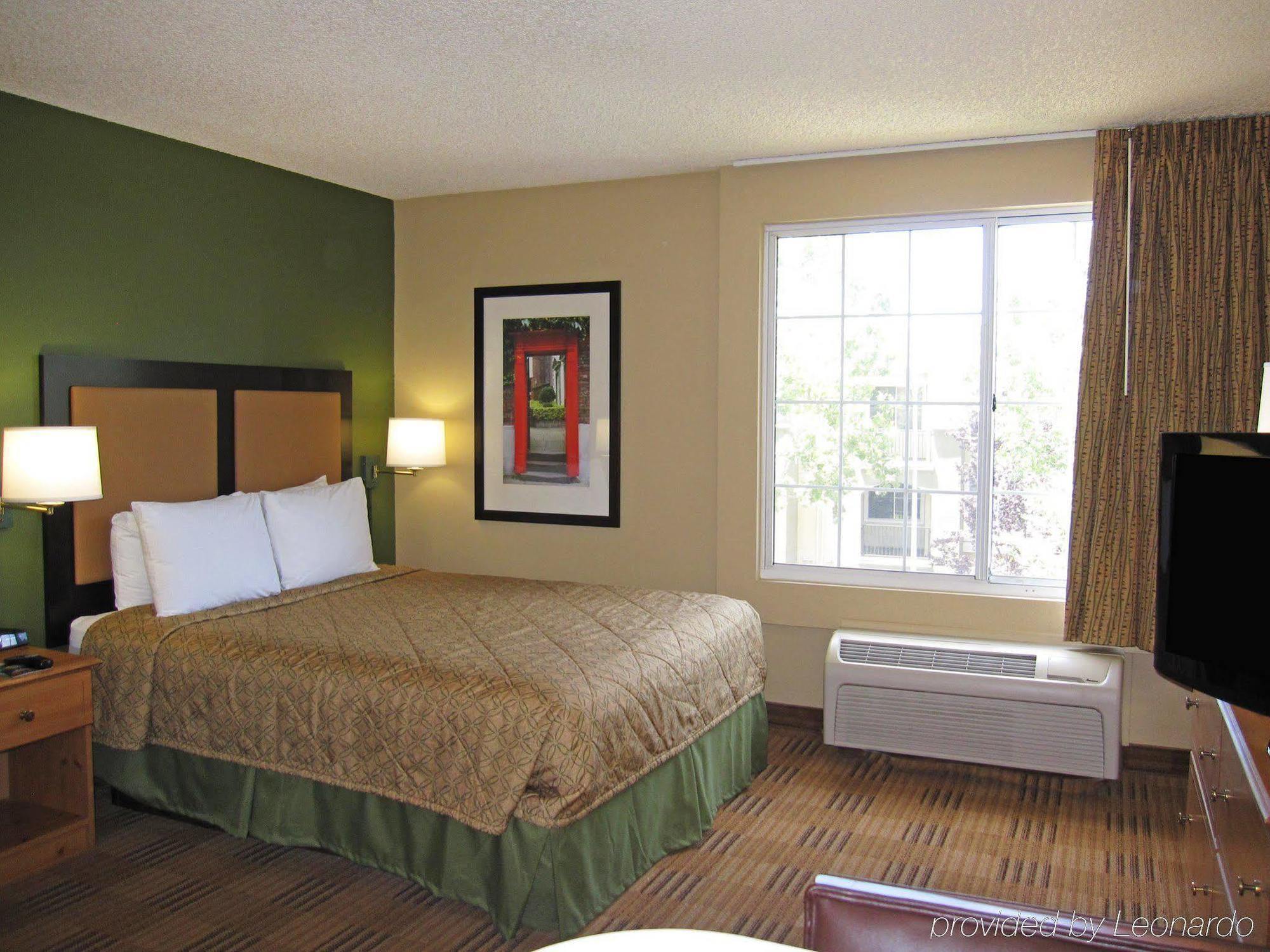 Extended America - - Downtown Hotel