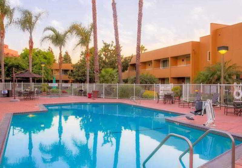 Fairfield And By Marriott Airport 3*