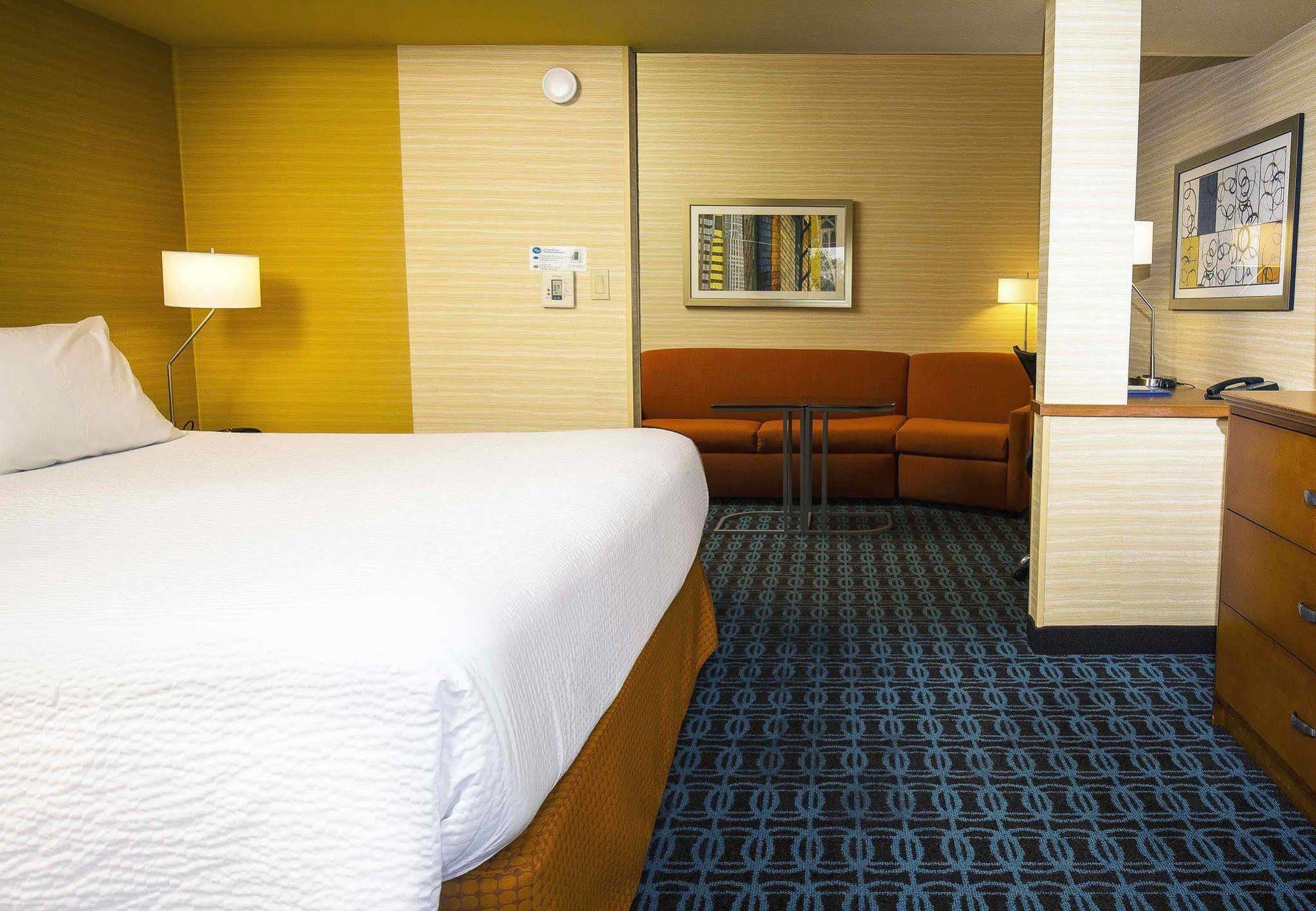 Hotel Fairfield And By Marriott Airport