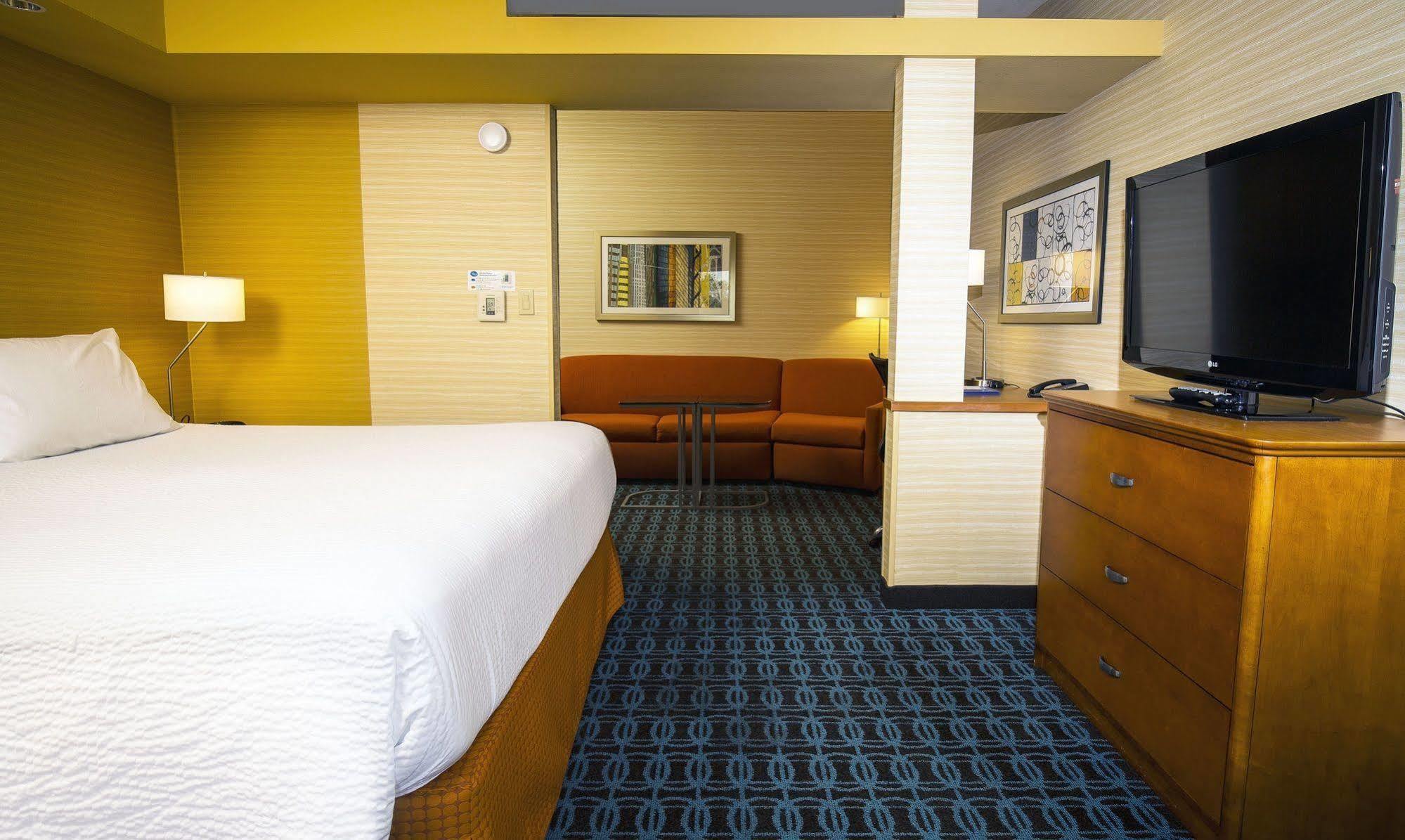 Hotel Fairfield And By Marriott Airport