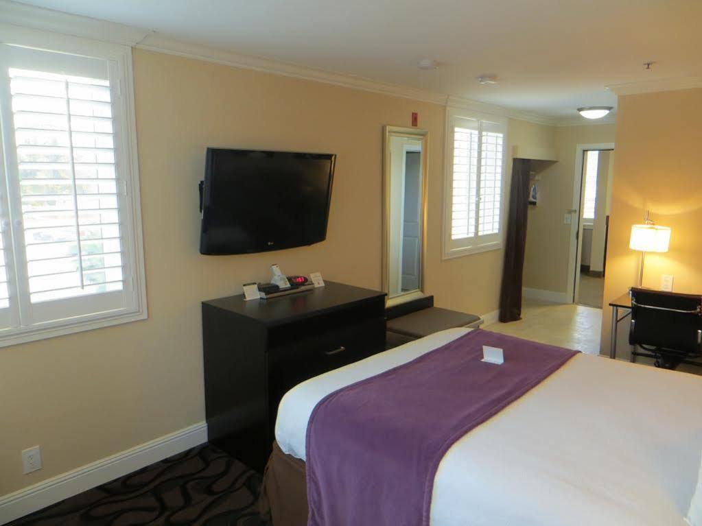 Western Airport Plaza 3* San Jose