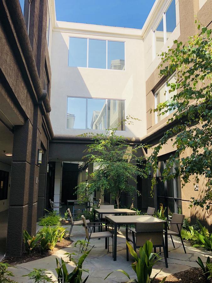 Hotel Country & By Radisson, International Airport, Ca 3*