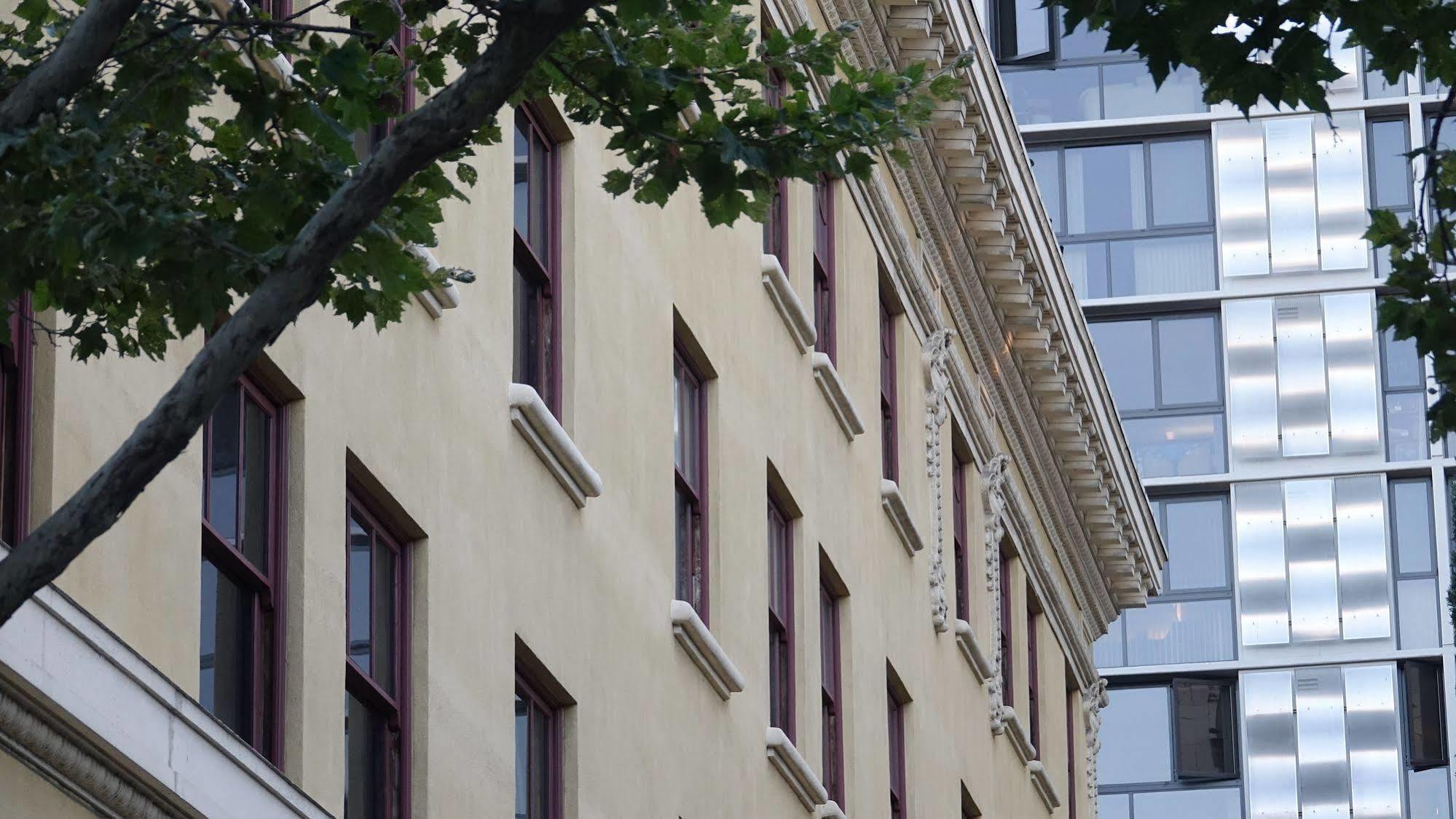Hotel Four Points By Sheraton Downtown 3*
