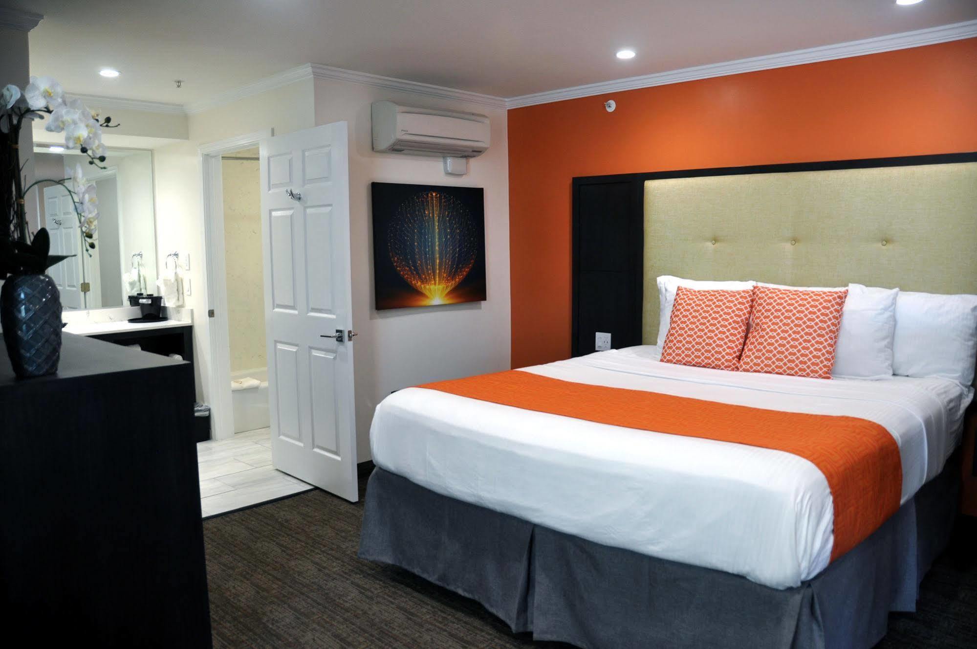 Hotel Days Airport 2*