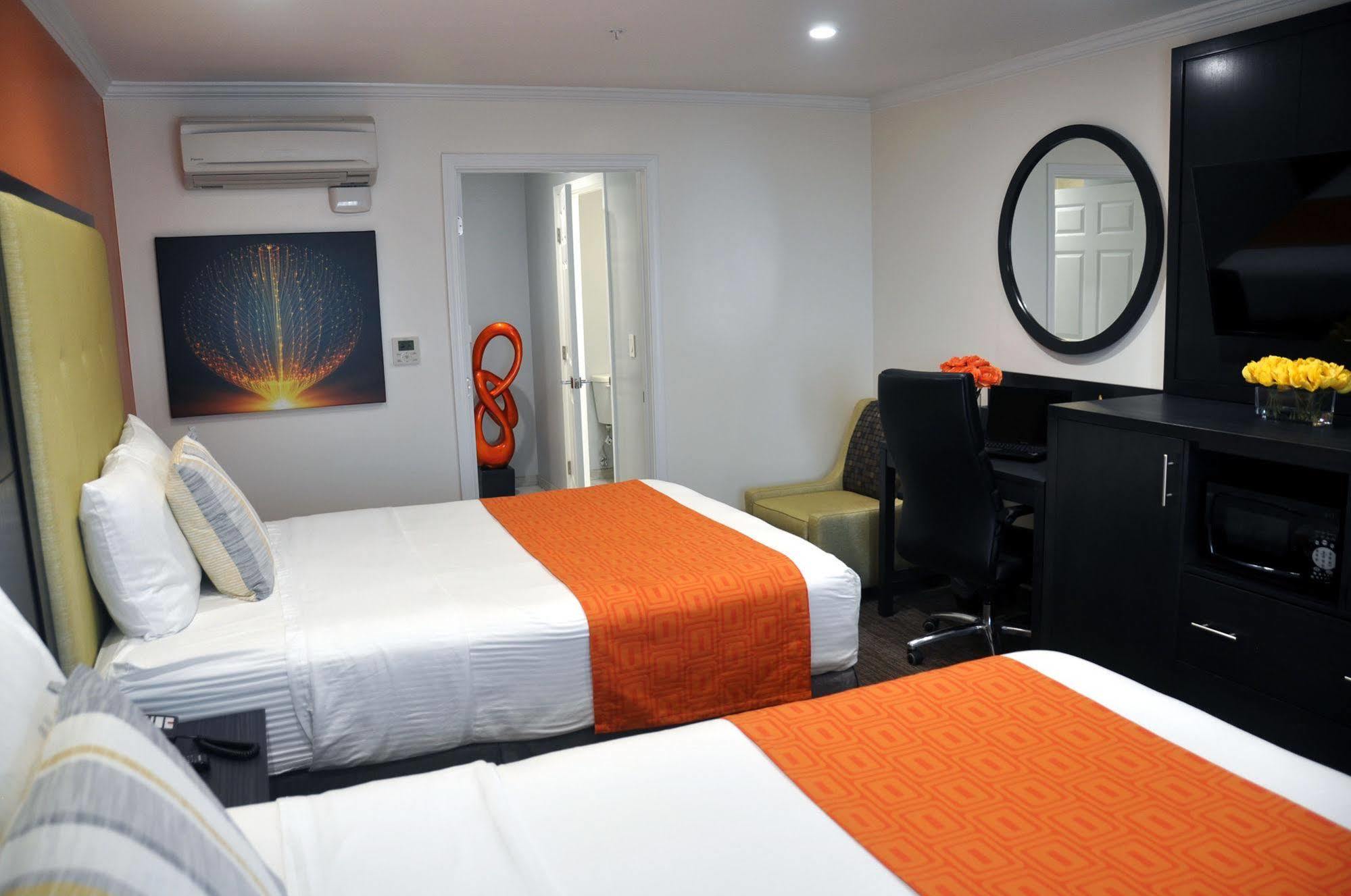 Hotel Days Airport 2*