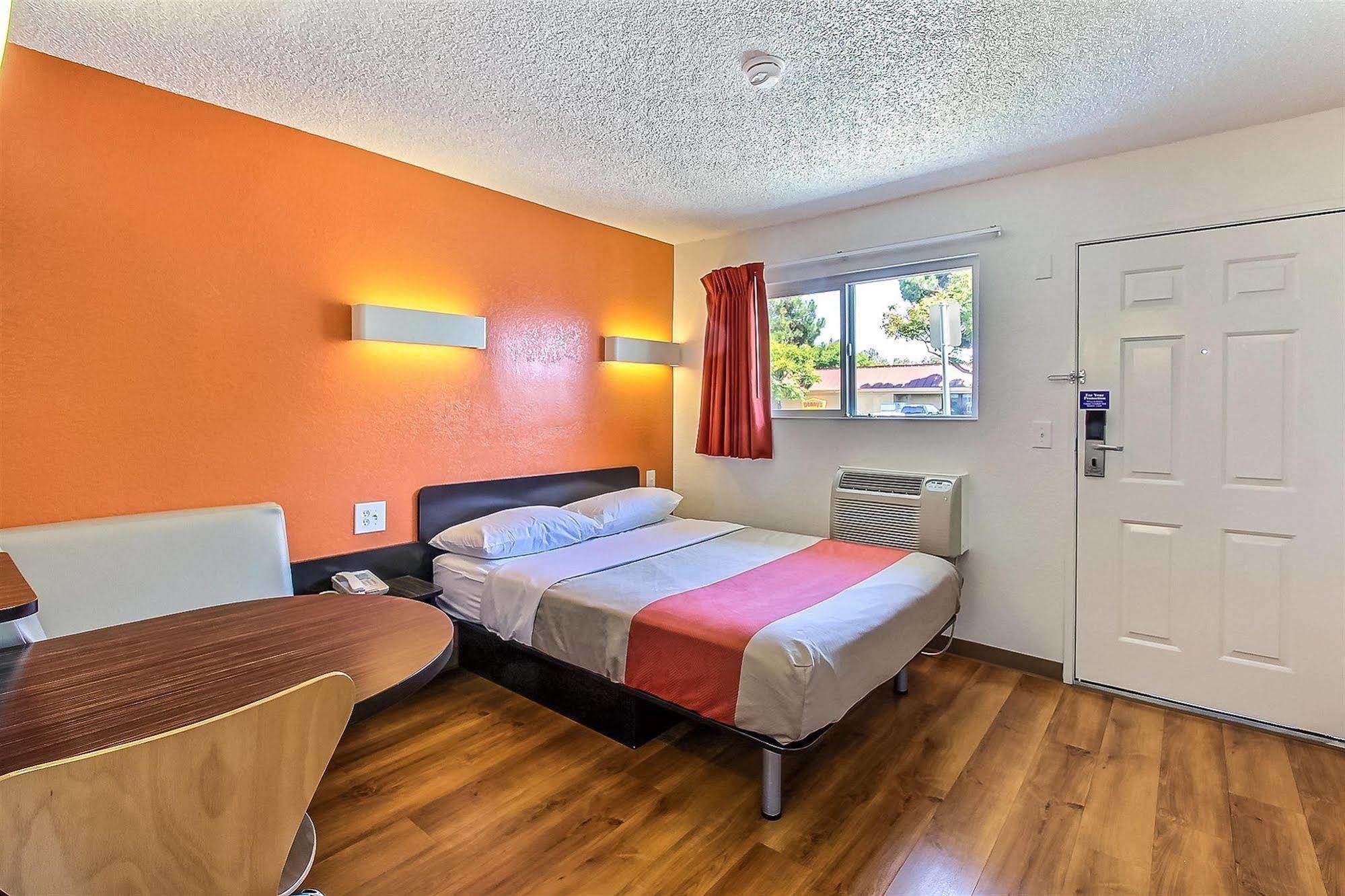 Hotel 6-san Jose, Ca - Airport 2*