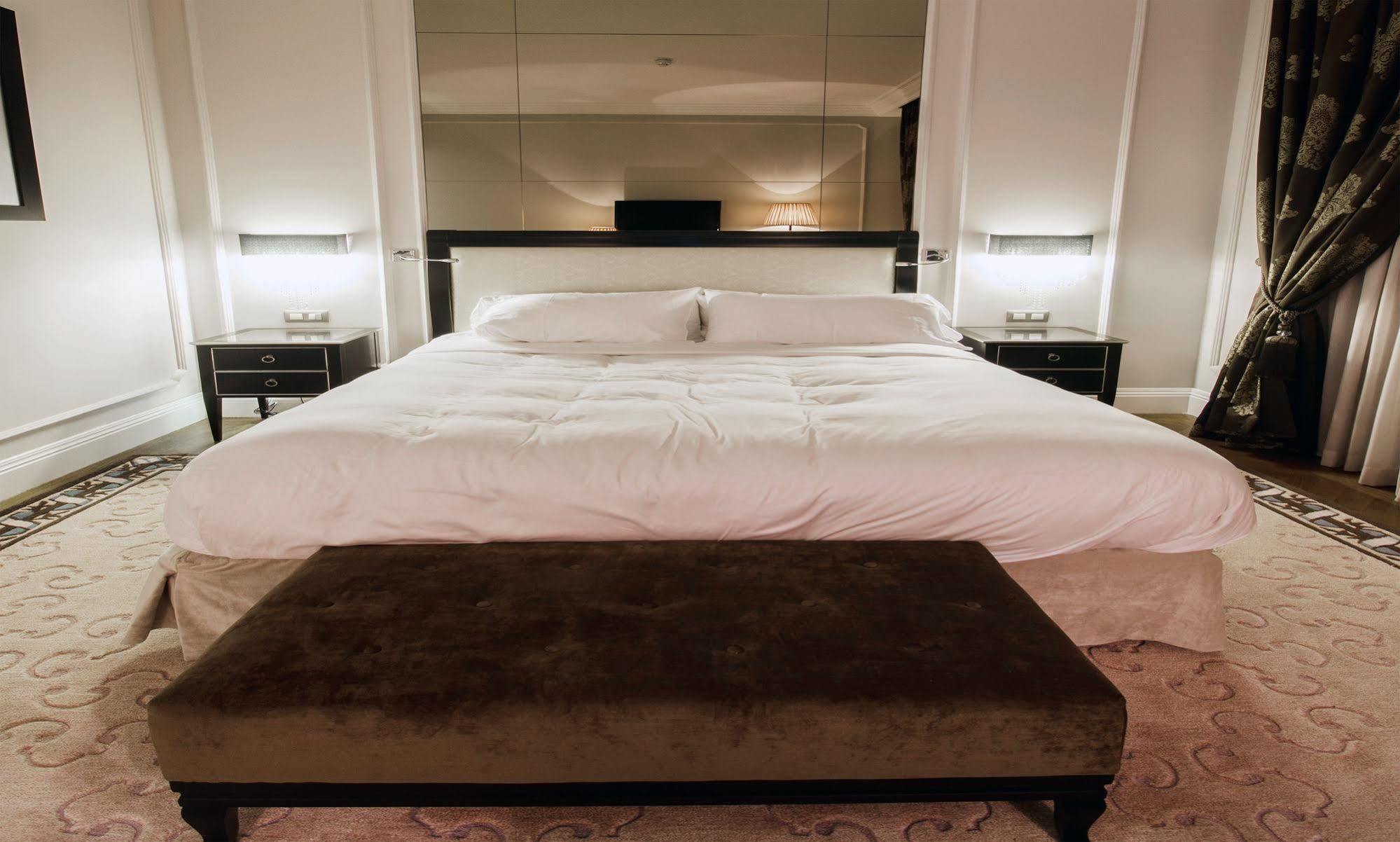 Hotel Safehouse 5*