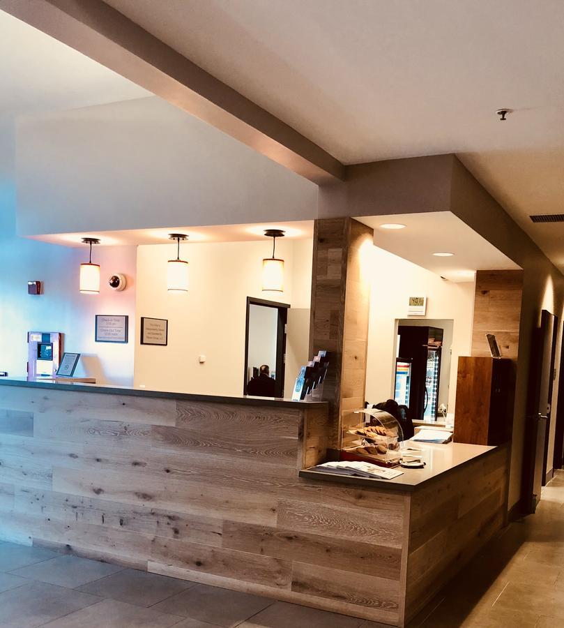 Hotel Country & By Radisson, International Airport, Ca 3*