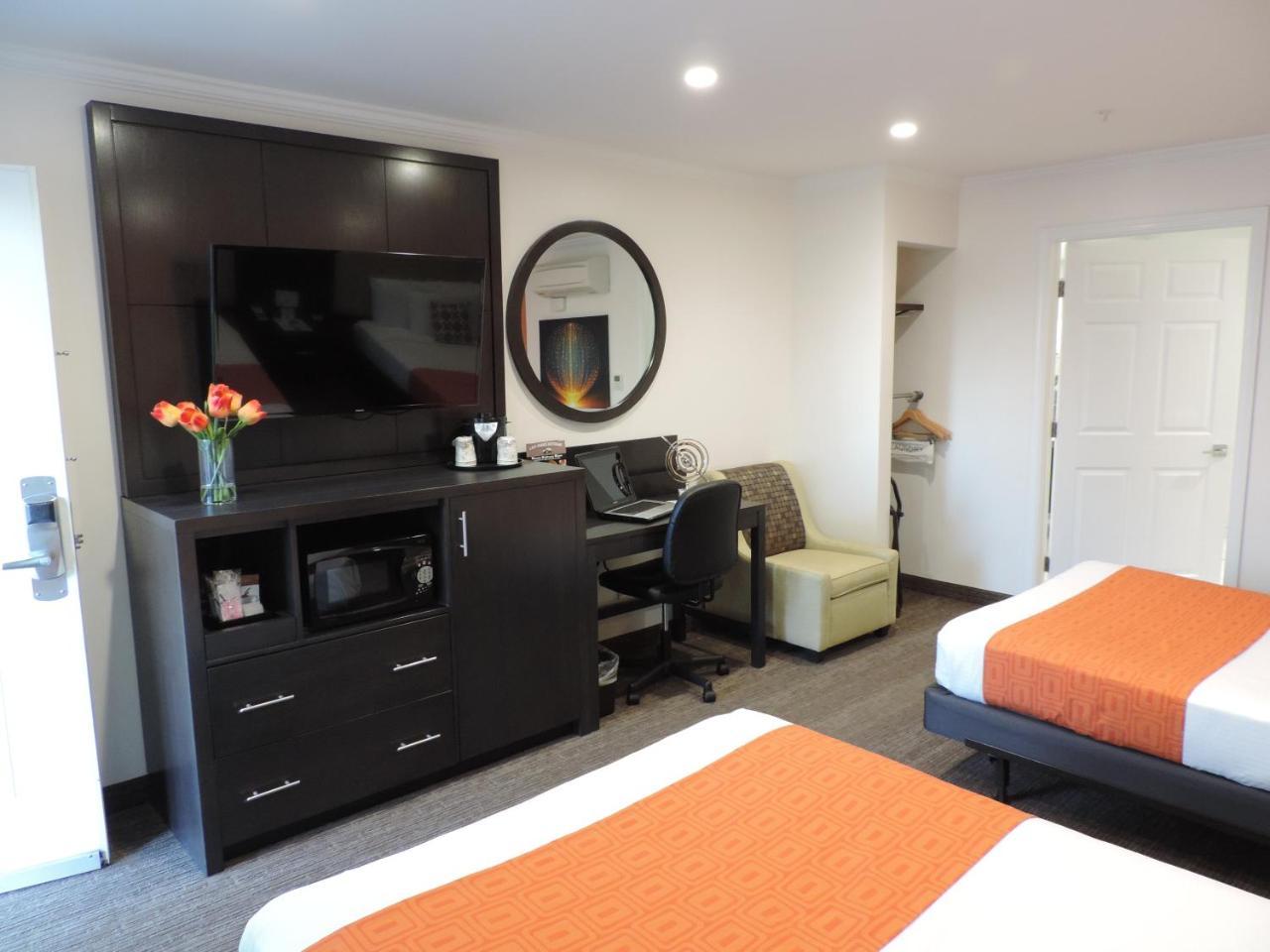 Hotel Days Airport 2*