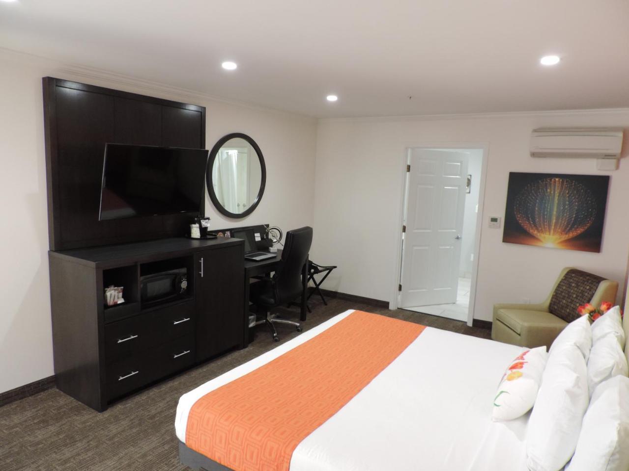 Days Airport Hotel