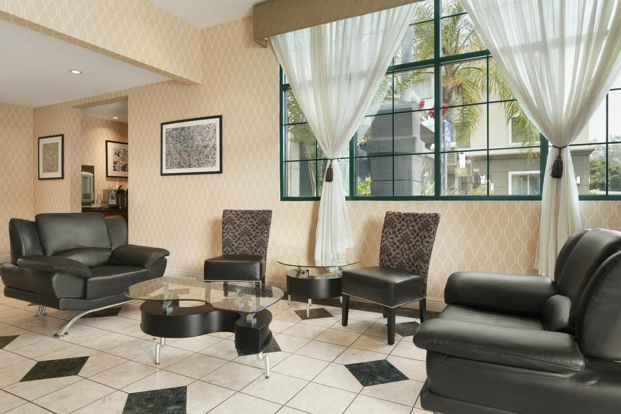 Hotel Country & By Radisson, International Airport, Ca