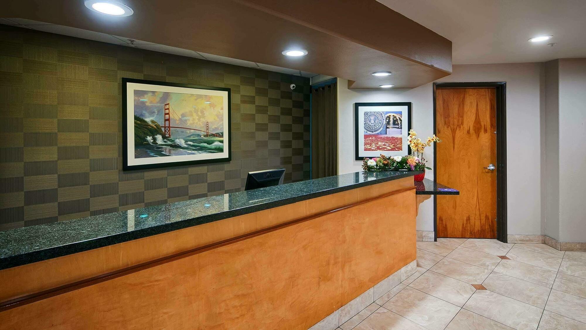 Western Lanai Garden & Hotel 3*