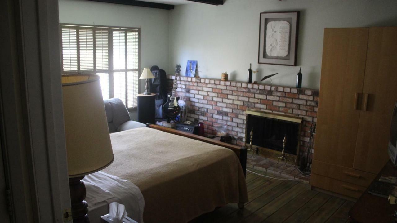 Homestay Mark's Poolside Retreat *