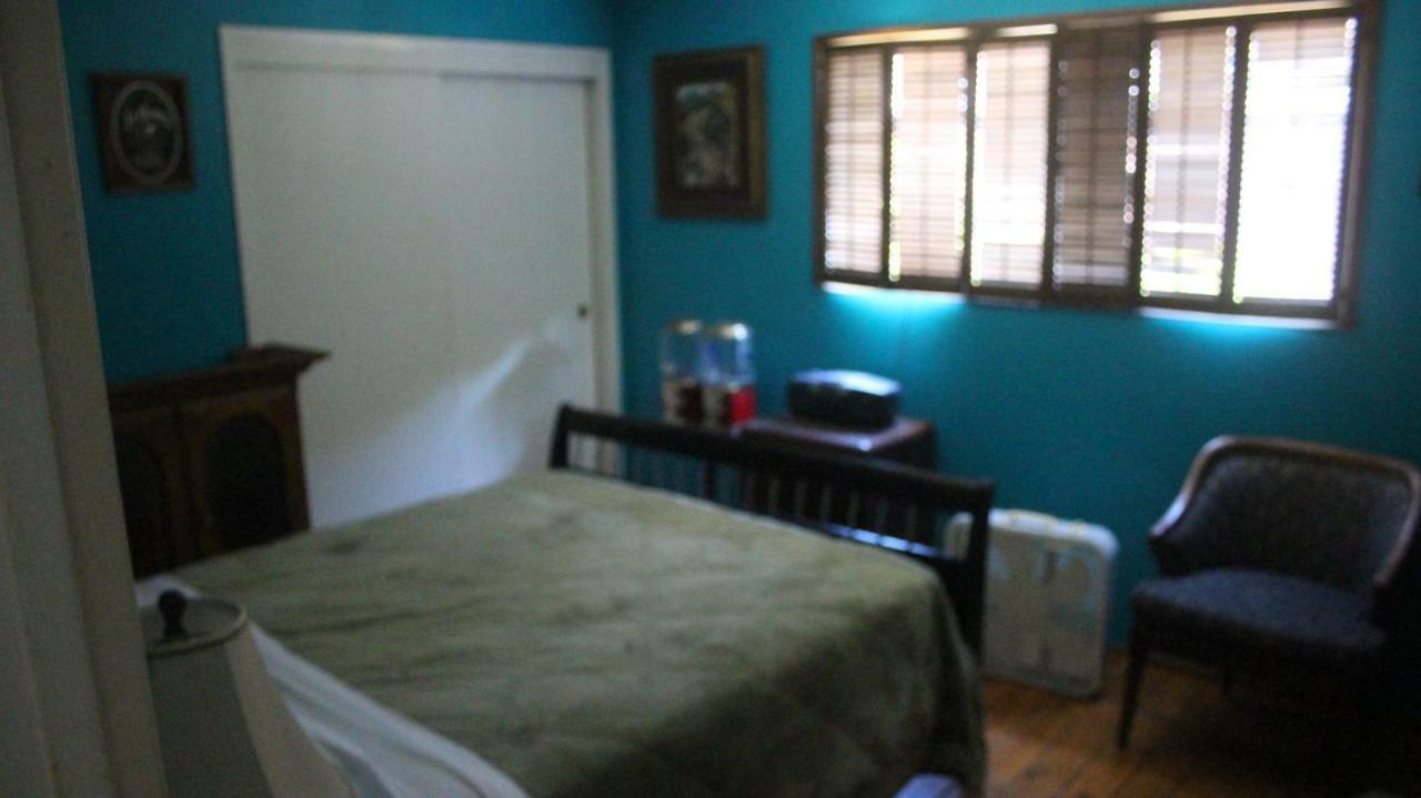 Mark's Poolside Retreat Homestay *