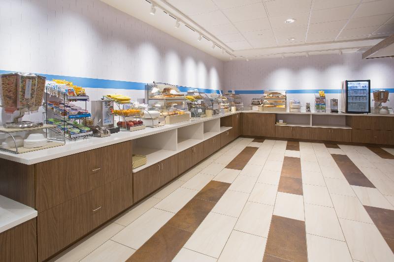 Hotel Express & - Airport By Ihg 3*